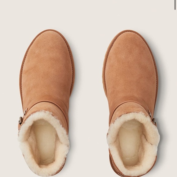 UGG Romely Boots size 7 - Picture 1 of 3